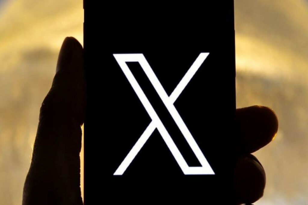 ایکس ظاهراً نیمی از تیم صداقت انتخاباتی خود را اخراج کرده است