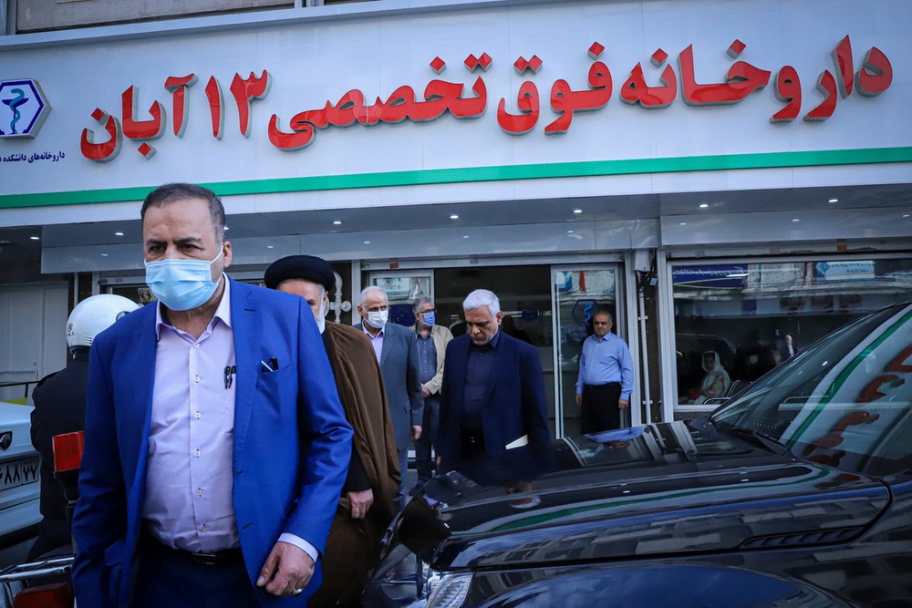 افتتاح داروخانه های جدید فوق تحصصی 13 آبان دانشگاه علوم پزشکی تهران + تصاویر 208 افتتاح داروخانه های جدید فوق تحصصی 13 آبان دانشگاه علوم پزشکی تهران