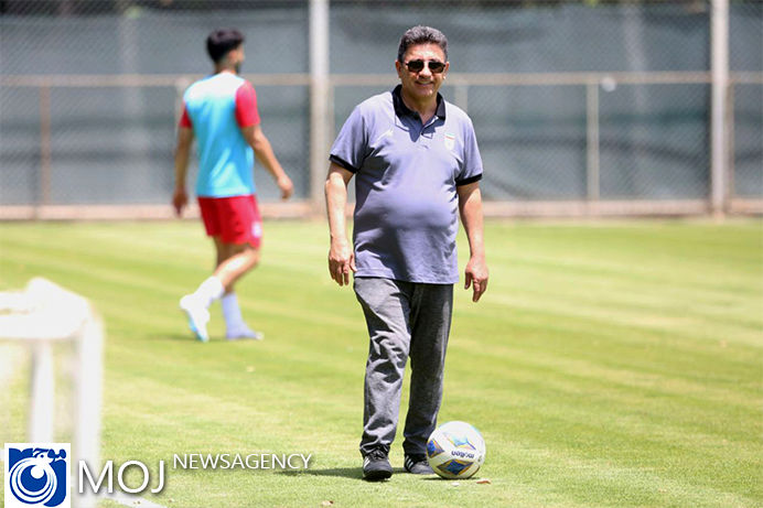 سرمربی تیم ملی فوتبال چند بازیکن جدید را به اردو دعوت می‌کند