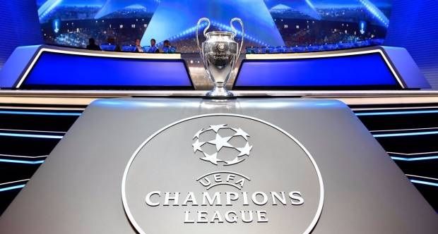 هفته چهارم لیگ قهرمانان اروپا با شکست منچستر یونایتد و تساوی ناپولی برگزار شد