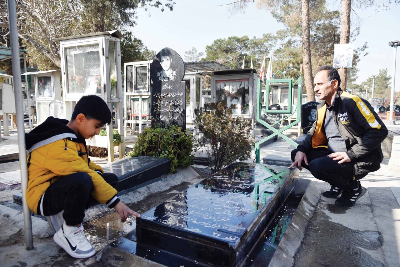 تنها نشان تصویری از مسن ترین شهید اهل تهران که در اندیمشک شهید شد 6 خانه مسن ترین شهید تهران اینجاست | پدری به رسم آقا جان