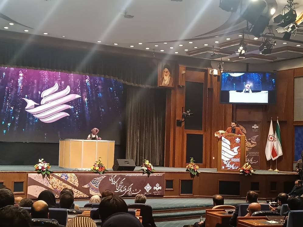 شوخی و خنده و کنایه های جناب خان به رئیس صدا و سیما/ جبلی: الگوسازی مطلب های تبلیغاتی ماندگارتر از آثار نمایشی است