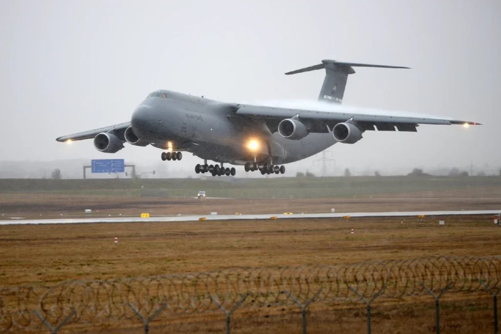 5 مسئله دلنشین در رابطه هواپیمای C-5M Super Galaxy 4 5 نکته جالب در مورد هواپیمای C-5M Super Galaxy