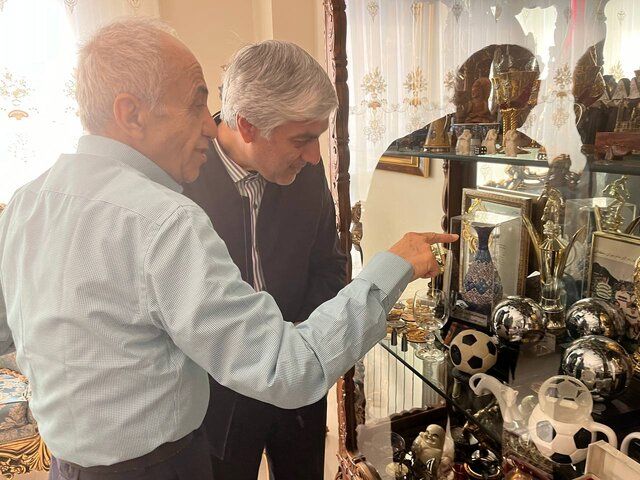 وزیر ورزش در منزل بازیکن قبل استقلال و تیم‌ملی وجود یافت