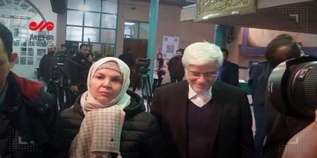 چهره سیاسی معروف و همسرش پای صندوق رای+عکس