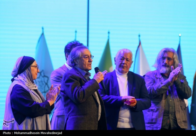 انتقاد بازیگر قدیمی به جیغ و دست و هورا در شب آخر عروسک خونه_راسخ