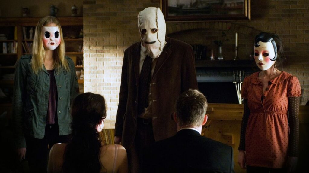 ۲۰ فیلم ترسناک که بر پایه داستان واقعی ساخته شدند_راسخ 107 The Strangers