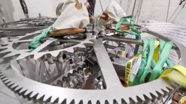 چرا جف بزوس 42 میلیون دلار برای ساخت یک ساعت غول پیکر هزینه کرد؟