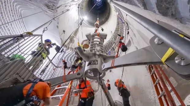 چرا جف بزوس 42 میلیون دلار برای ساخت یک ساعت غول پیکر هزینه کرد؟