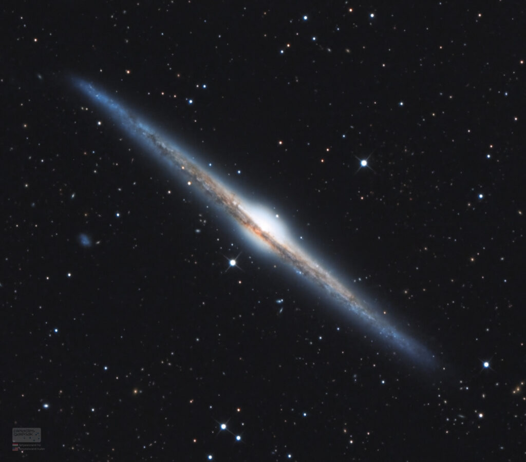 NGC 4565، کهکشانی در لبه_راسخ