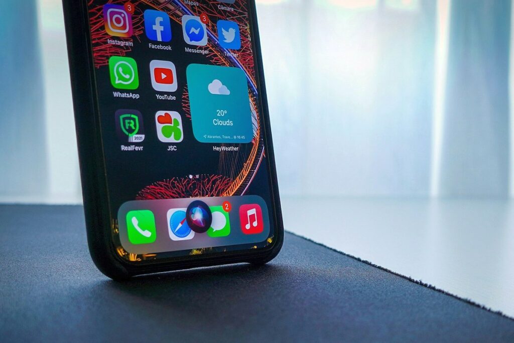 قابلیت‌های هوش مصنوعی سیری به گمان زیادً اغاز سال ۲۰۲۵ اراعه می‌شوند_راسخ