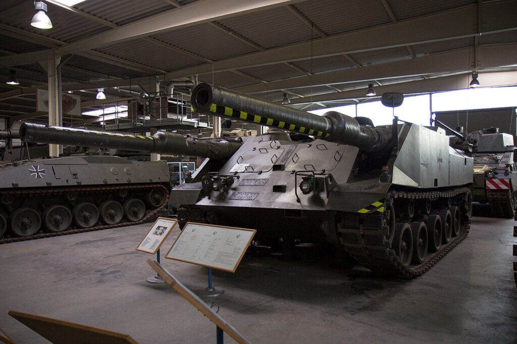 1720715038 777 تانک های با طراحی سه توپ در حال برگشت به