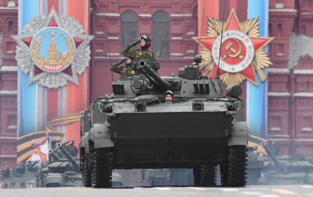 1720715038 912 تانک های با طراحی سه توپ در حال برگشت به