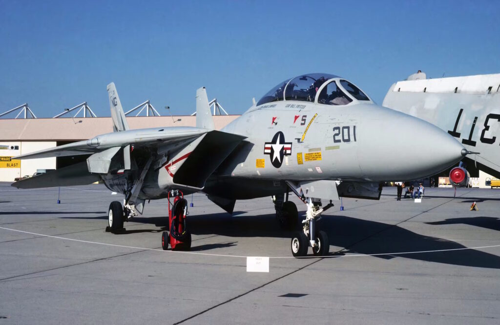 تاریخچه و مشخصات جنگنده آمریکایی F-14 Tomcat_راسخ 2 تاریخچه و مشخصات جنگنده آمریکایی F-14 Tomcat