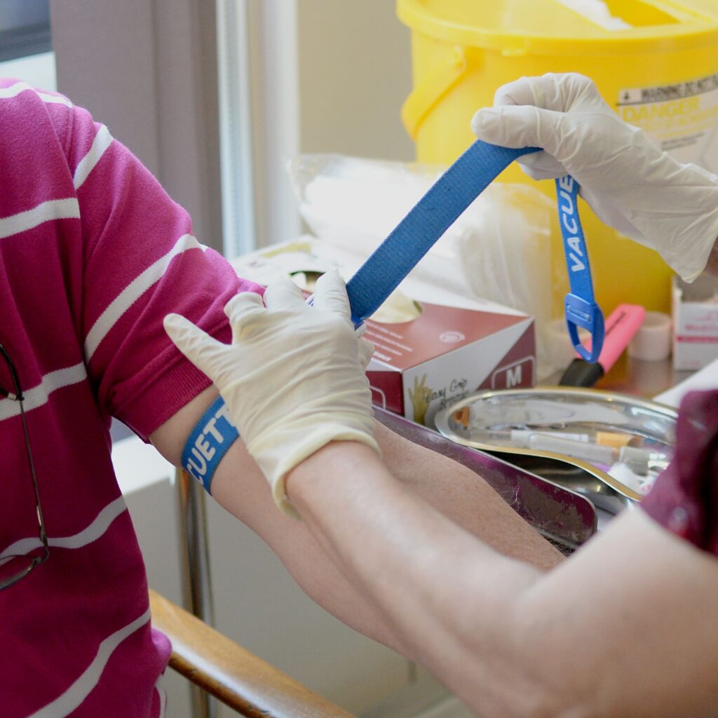 آزمایش خون می‌تواند تشخیص سرطان را برای افراد مبتلا به معده درد یا نفخ بهبود بخشد_راسخ