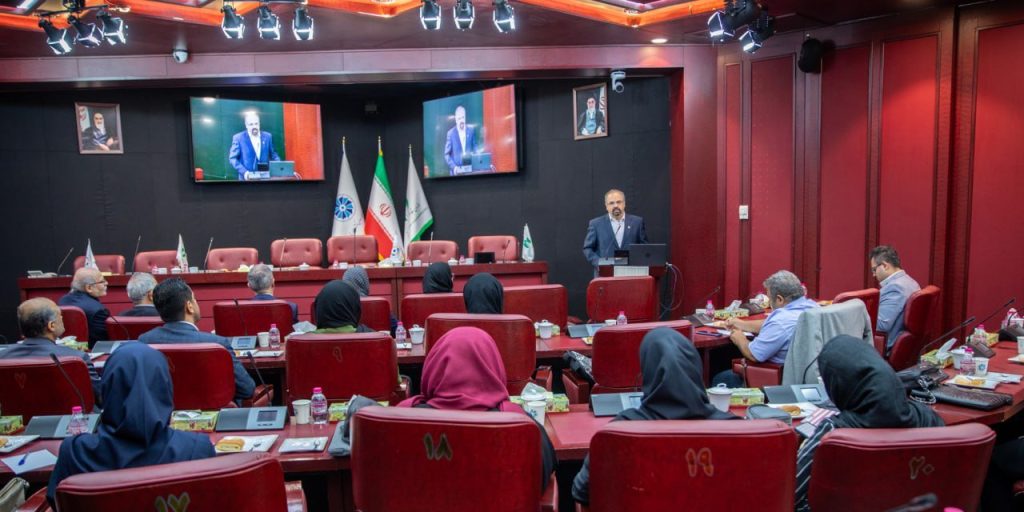 برای اصلاح مسیر سرزمین باید روی آموزش نسل آینده اندوخته‌گذاری کنیم_راسخ