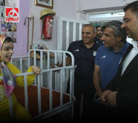 عمل خیرخواهانه ملی‌پوشان فوتسال قبل از پرواز به ازبکستان + عکس_راسخ