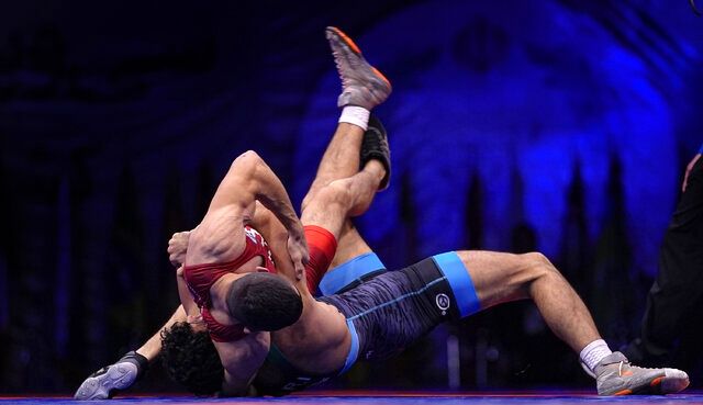 غلامپور و محسن‌نژاد فینالیست کشتی فرنگی جوانان جهان شدند_راسخ