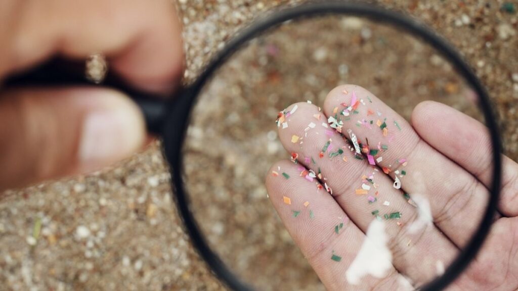 میکروپلاستیک‌ها از طریق هوا به مغز راه اشکار می‌کنند_راسخ