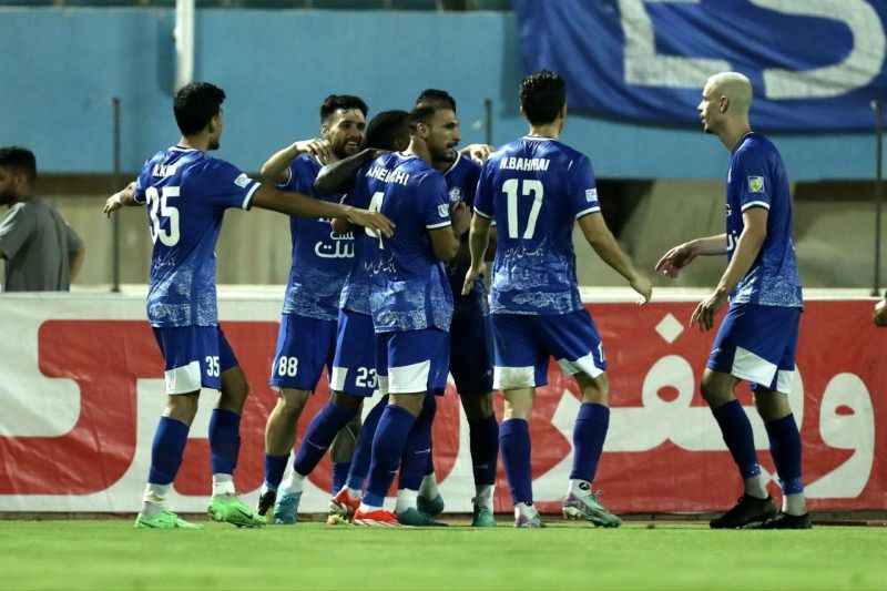 آلودگی هوا بازی استقلال و مس کرمان را به تعویق انداخت_راسخ