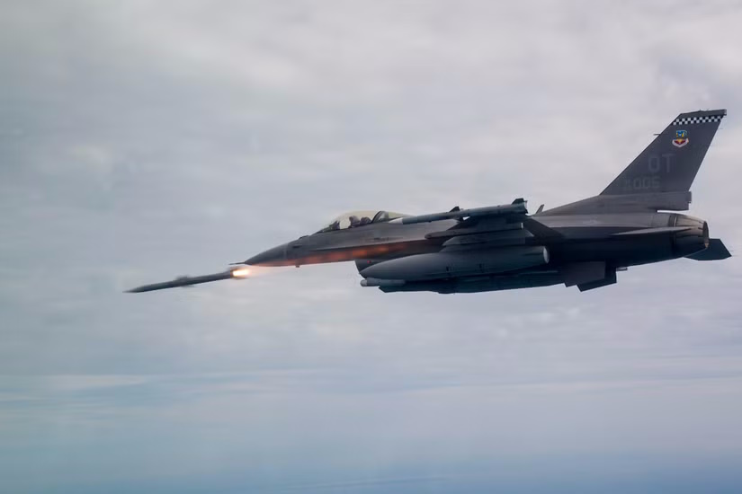 جنگنده های آمریکایی چه توپ هایی دارند؟_راسخ