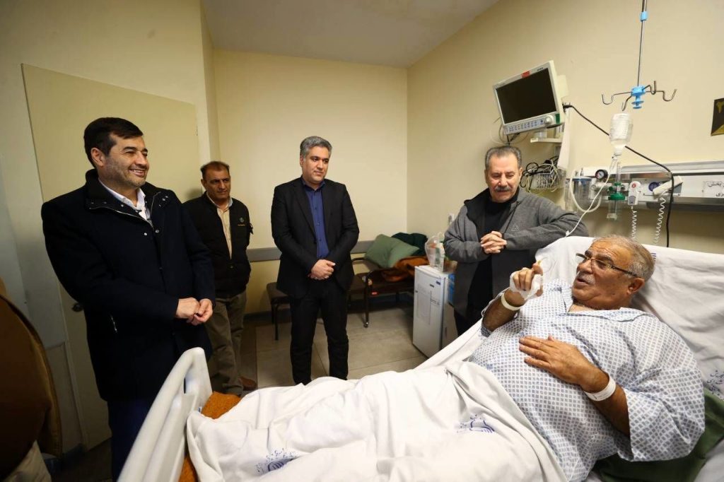 وزیر ورزش و جوانان از حسن روشن عیادت کرد_راسخ