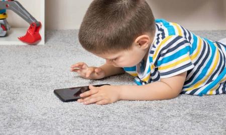 موبایل؛ همدم همیشگی یا رقیب خانواده؟_راسخ